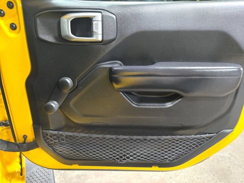 Used 2019 Jeep Wrangler Sport AWD/4WD image 40