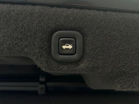 Used 2005 Cadillac XLR RWD image 51