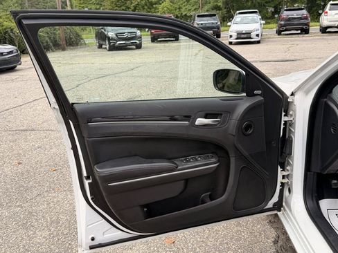 Used 2019 Chrysler 300 S RWD image 17