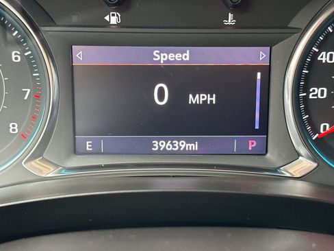 Used 2023 Chevrolet Traverse LT image 35