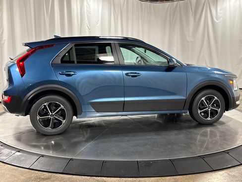 New 2026 Kia Niro EX FWD image 6