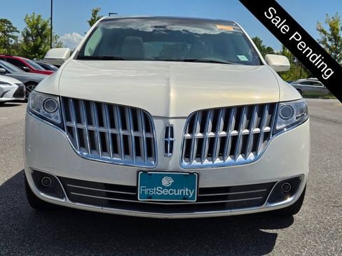 Used 2012 Lincoln MKT AWD image 8