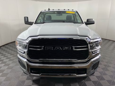 Used 2020 RAM 2500 Tradesman w/ Chrome Appearance Group AWD/4WD image 9