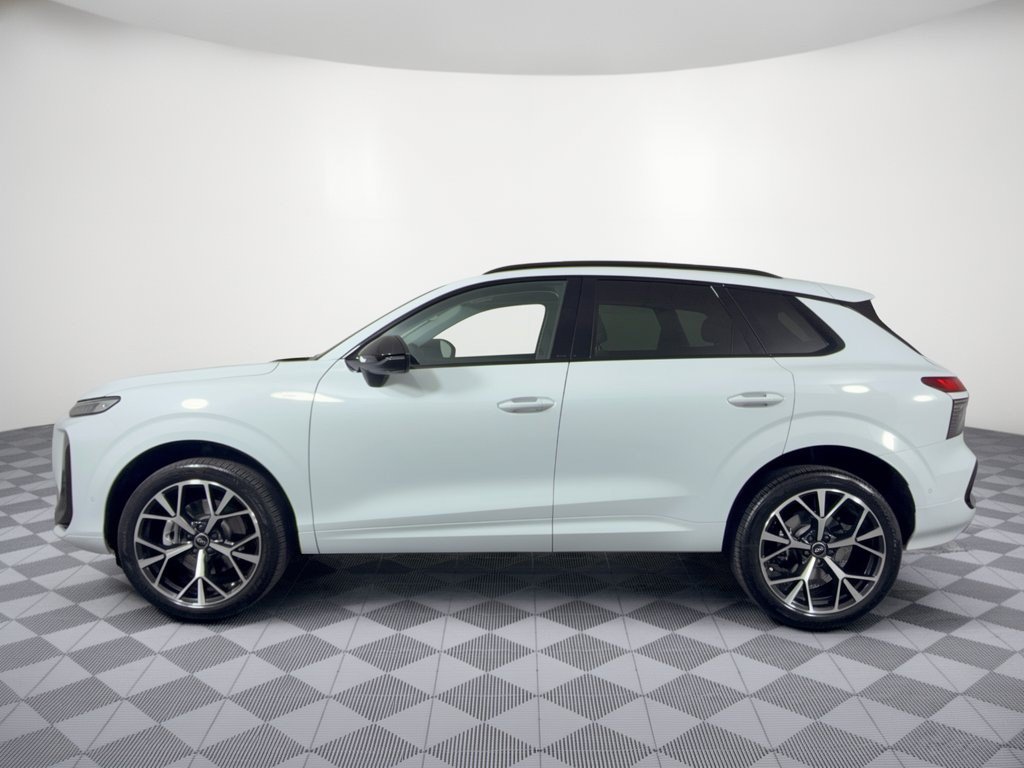 Certified 2026 Audi Q3 quattro 2.0T AWD/4WD image 2