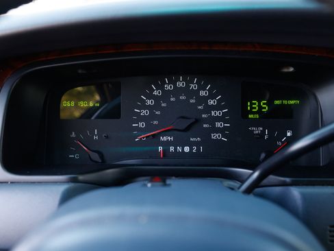 Used 1999 Lincoln Town Car Executive image 33