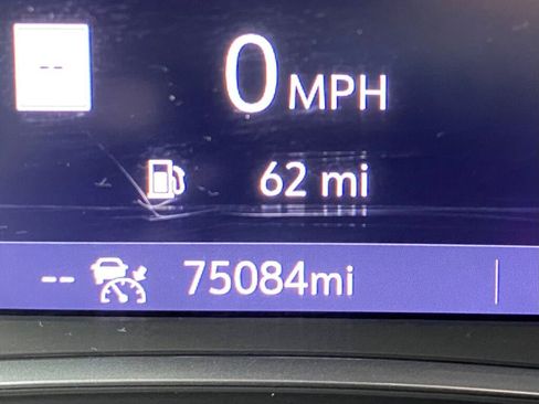 Used 2022 Chevrolet Traverse LT w/ LT Premium Package image 29