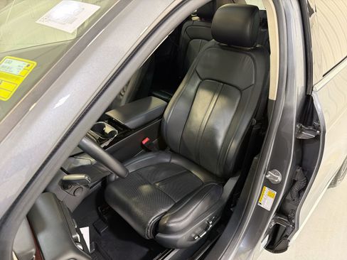 Used 2022 Lincoln Nautilus Reserve w/ Equipment Group 201A image 10