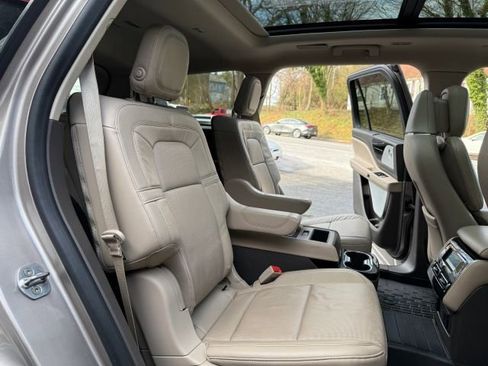 Used 2020 Lincoln Aviator Reserve w/ Equipment Group 202A image 22