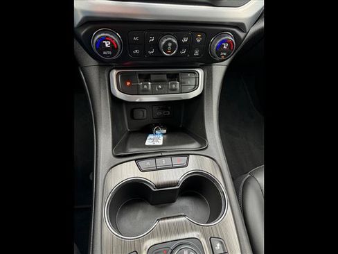 Used 2023 GMC Acadia SLT AWD/4WD image 12
