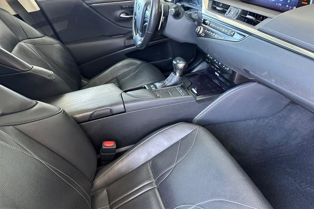 Used 2021 Lexus ES 300h w/ Accessory Package FWD image 15