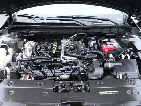 Used 2024 Nissan Altima 2.5 SV image 44