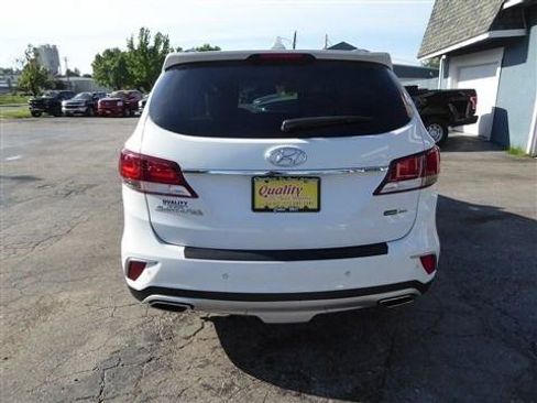 Used 2017 Hyundai Santa Fe AWD w/ Cargo Package image 7