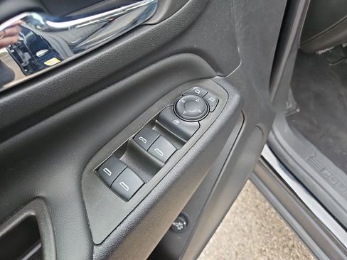 Used 2024 Chevrolet Equinox LT FWD image 11
