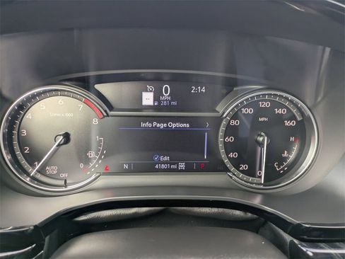 Used 2024 Cadillac XT6 Premium Luxury image 16