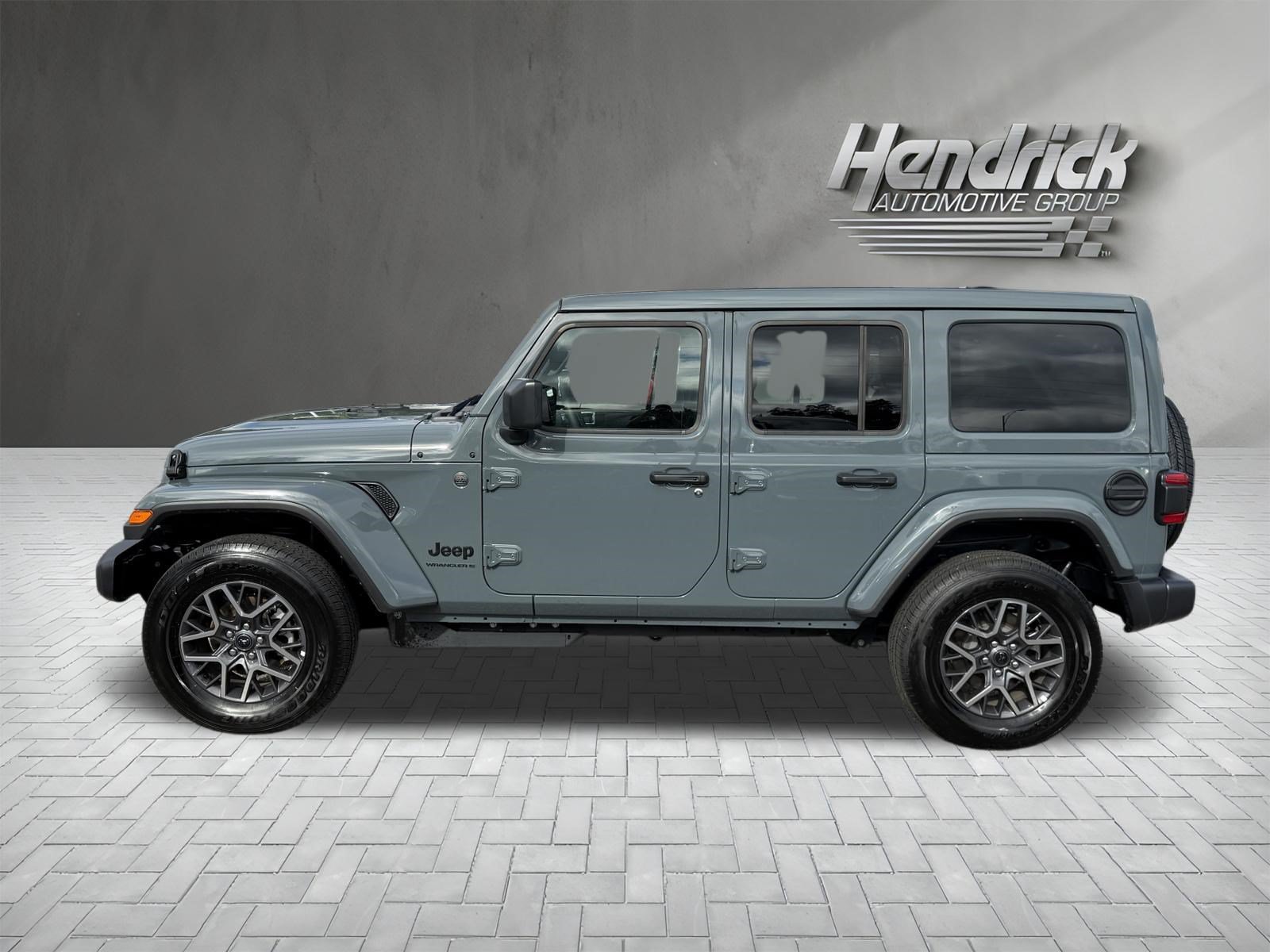 Used 2026 Jeep Wrangler Unlimited Sahara AWD/4WD image 7