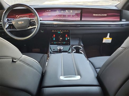 New 2026 Cadillac Escalade Luxury w/ LPO, Floor Liner Package image 5