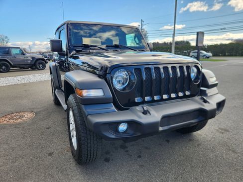 Used 2018 Jeep Wrangler Sport AWD/4WD image 28