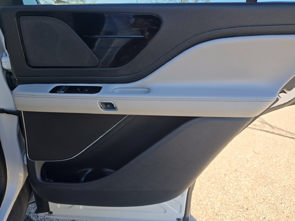 Used 2026 Lincoln Aviator AWD image 22