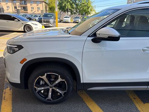 New 2026 Volkswagen Tiguan SE AWD/4WD image 23