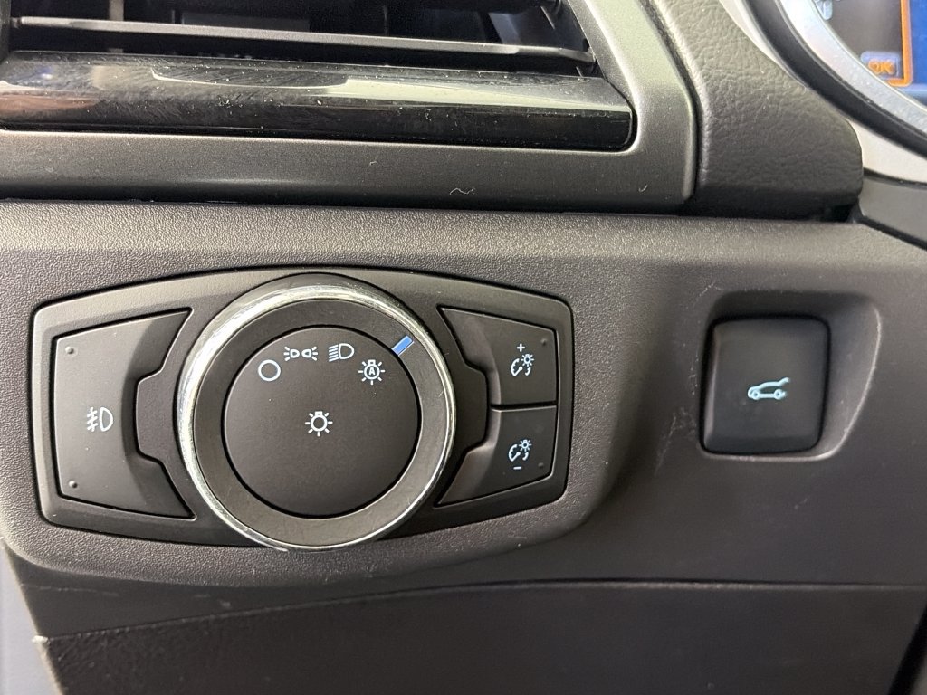 Used 2016 Ford Fusion SE FWD image 23