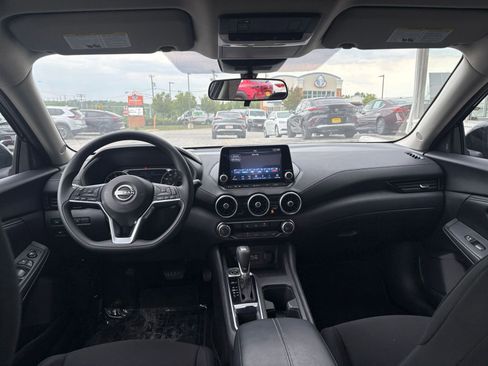 Used 2025 Nissan Sentra SV FWD image 31