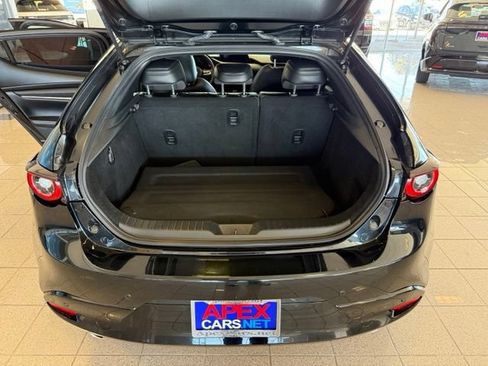 Used 2023 MAZDA MAZDA3 s FWD image 22