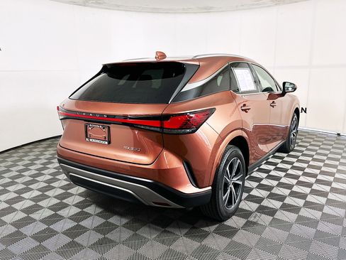 Used 2024 Lexus RX 350 Premium w/ Convenience Package image 3