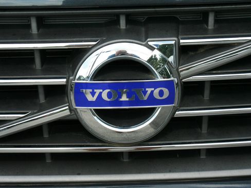 Used 2015 Volvo XC60 T6 w/ Protection Package AWD/4WD image 35