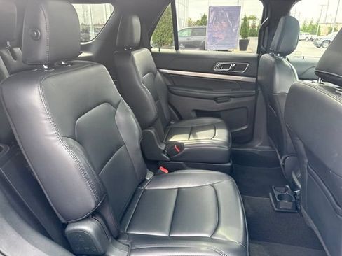 Used 2019 Ford Explorer XLT w/ Equipment Group 202A FWD image 28
