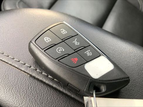 Used 2022 Chevrolet Tahoe LT w/ Luxury Package image 14