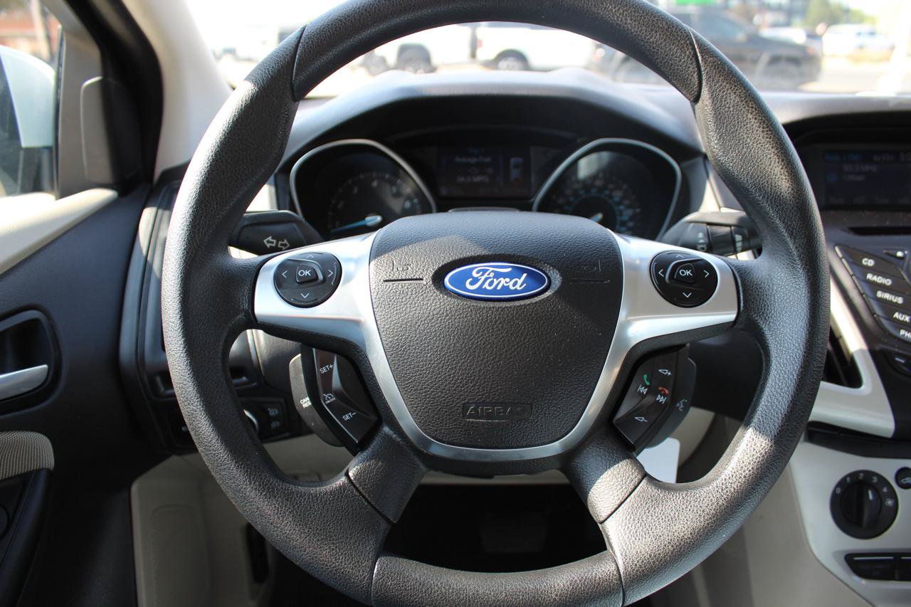 Used 2012 Ford Focus SE FWD image 16