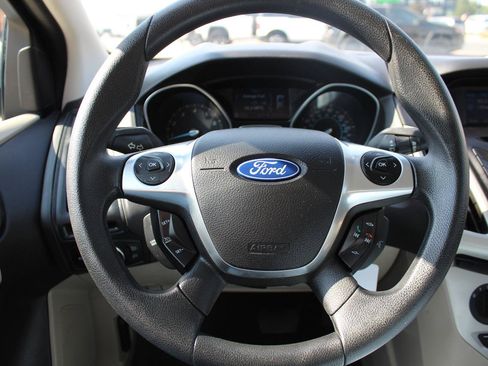 Used 2012 Ford Focus SE FWD image 16