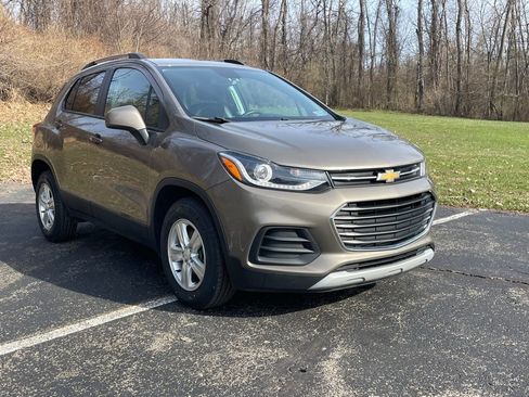 Certified 2022 Chevrolet Trax LT w/ LT Convenience Package image 1