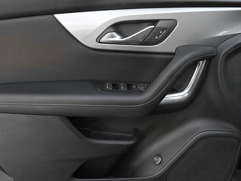 Used 2020 Chevrolet Blazer LT FWD image 12