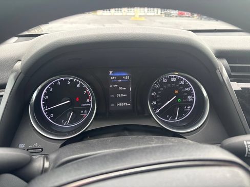 Used 2020 Toyota Camry LE FWD image 17