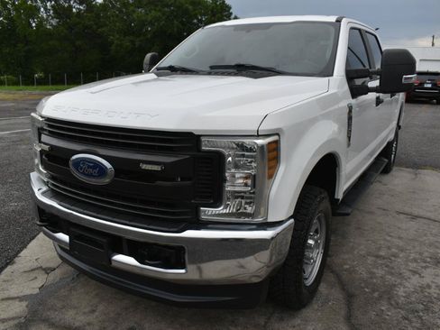 Used 2019 Ford F250 XL w/ Power Equipment Group AWD/4WD image 2