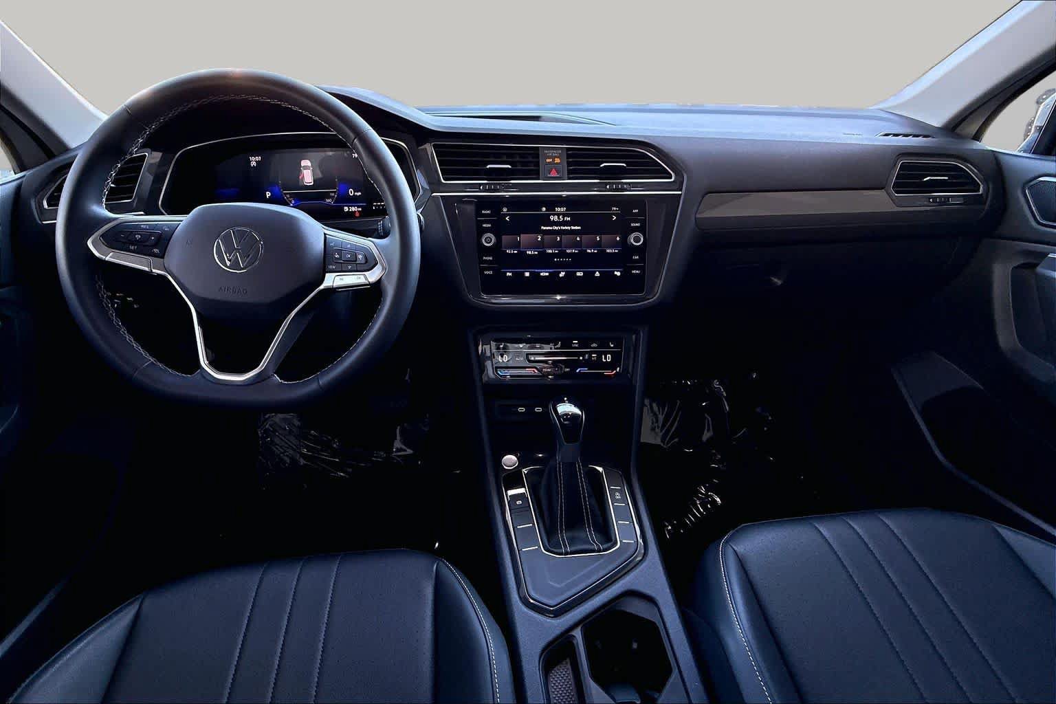 Used 2023 Volkswagen Tiguan SE FWD image 16