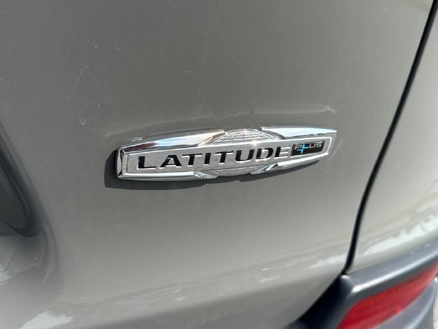 Used 2020 Jeep Cherokee Latitude Plus AWD/4WD image 14