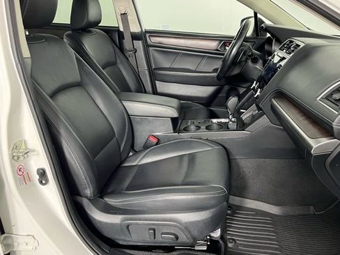 Used 2019 Subaru Outback 2.5i Limited w/ Popular Package #2 image 33