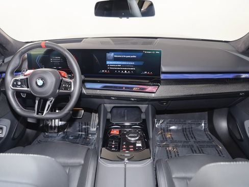 Used 2025 BMW M5 w/ Executive Package image 47