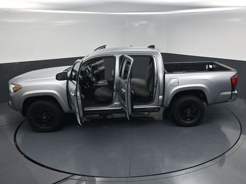 Used 2020 Toyota Tacoma SR5 RWD image 26