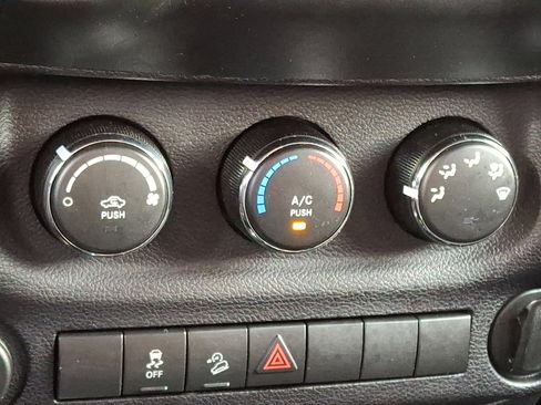 Used 2016 Jeep Wrangler Unlimited Sport image 16