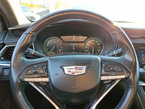 Used 2021 Cadillac XT6 Premium Luxury image 19