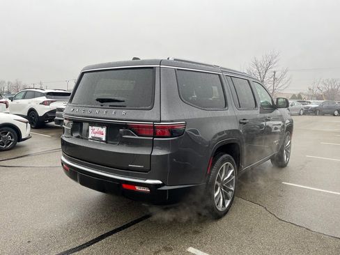 Used 2024 Jeep Wagoneer Series III w/ Premium Group I image 7