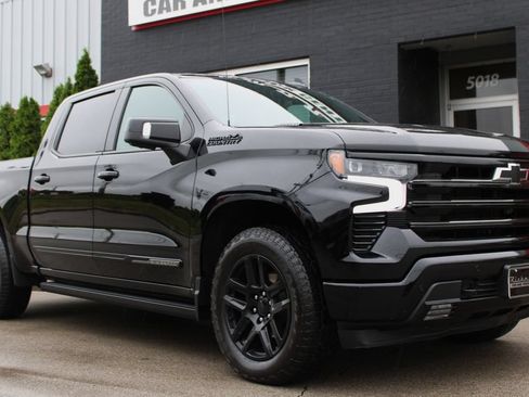 Used 2025 Chevrolet Silverado 1500 High Country w/ Midnight Edition AWD/4WD image 7
