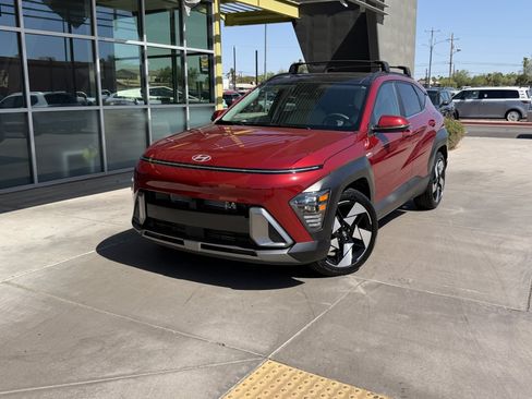 Used 2025 Hyundai Kona Limited FWD image 2
