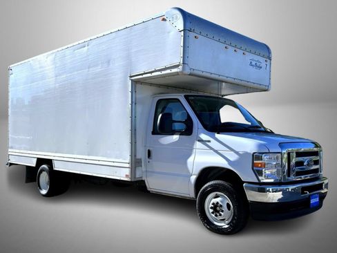 Used 2024 Ford E-450 and Econoline 450 Super Duty w/ Power Windows & Locks Group RWD image 3