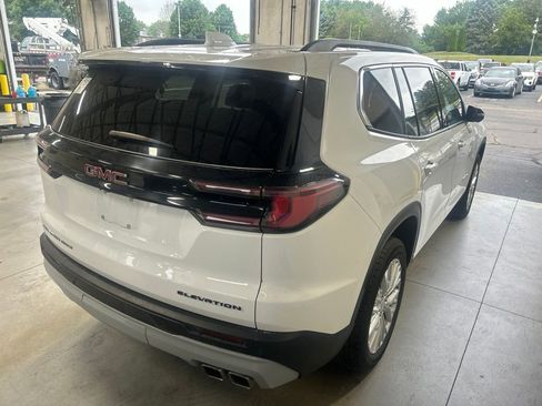 Used 2024 GMC Acadia Elevation AWD/4WD image 7