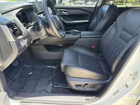 Used 2026 Nissan Rogue Platinum w/ Platinum Premium Package AWD/4WD image 18