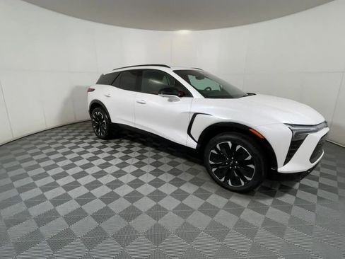 New 2025 Chevrolet Blazer EV RS image 60